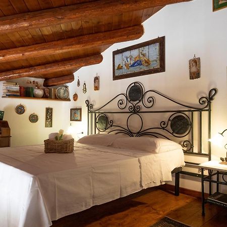 Familyholidays La Finestra Di Fronte Cefalù Exteriör bild