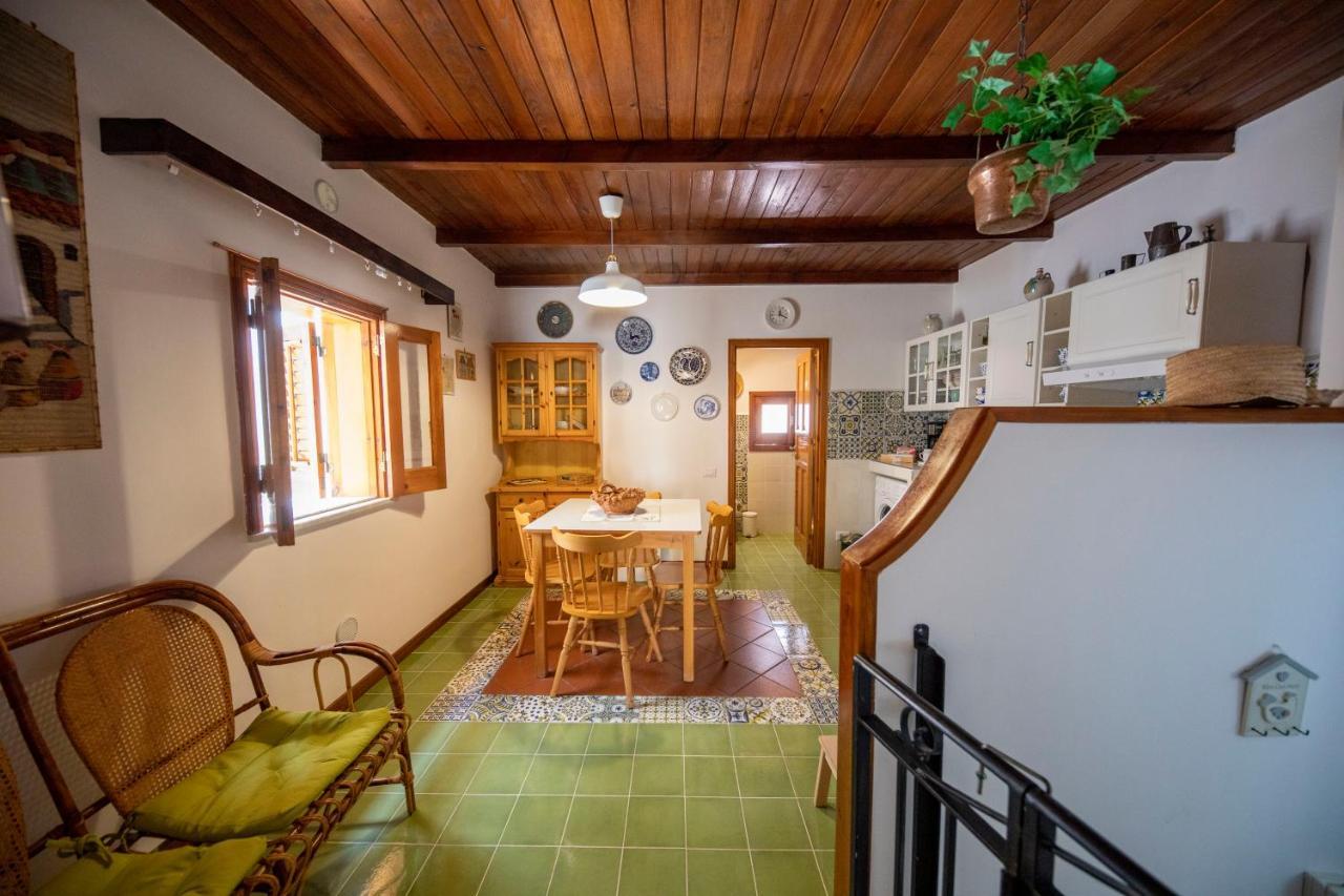 Familyholidays La Finestra Di Fronte Cefalù Exteriör bild