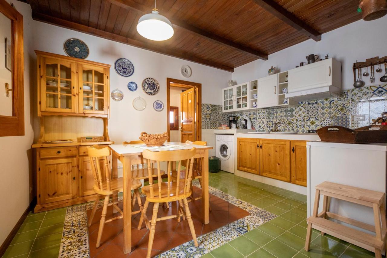 Familyholidays La Finestra Di Fronte Cefalù Exteriör bild