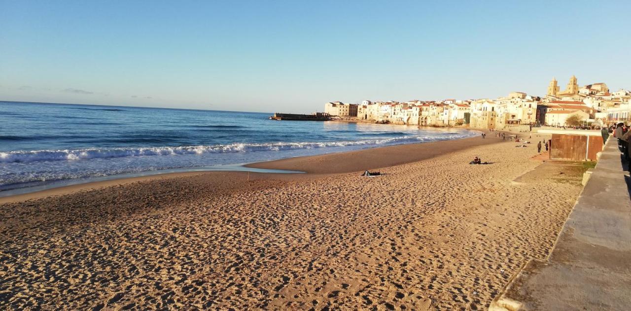 Familyholidays La Finestra Di Fronte Cefalù Exteriör bild