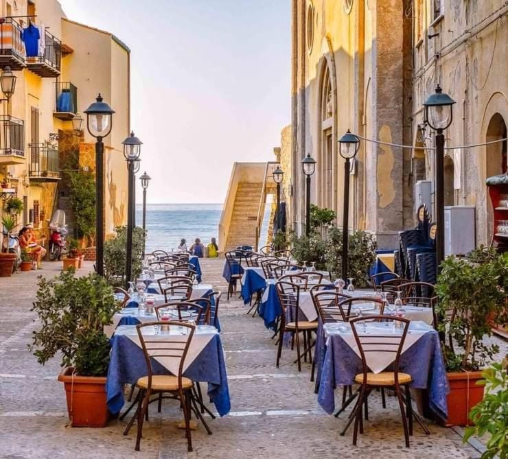 Familyholidays La Finestra Di Fronte Cefalù Exteriör bild